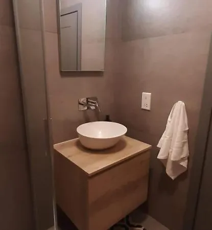 アパートホテル Paola Apartments パオーラ