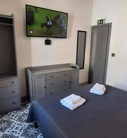 Paola Apartments