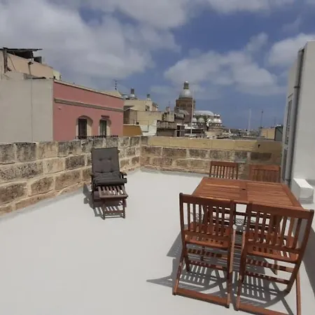Paola Apartments